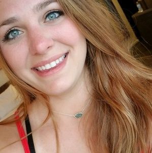 Meet your Posher, Alexandra